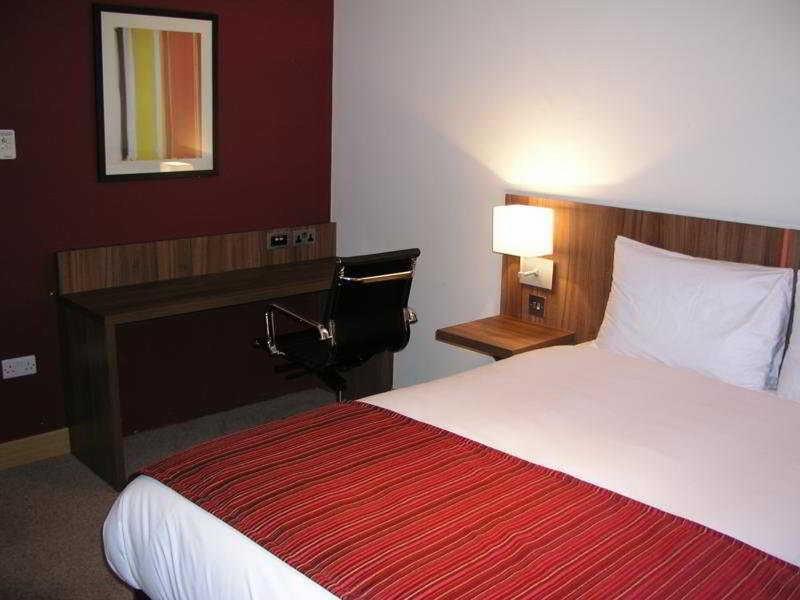 Hotel Ramada Hounslow - Heathrow East Pokoj fotografie